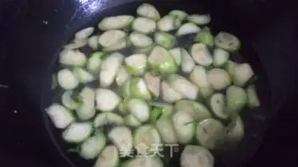 Make Smelt tofu egg soup step 3