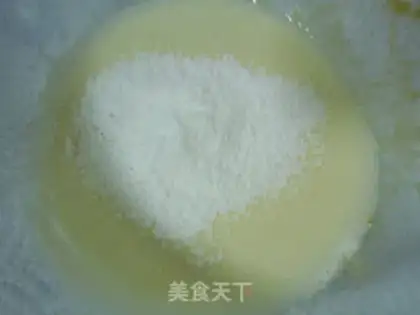 Make Egg yolk pie step 2