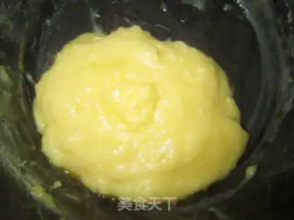 Make Egg yolk pie step 3