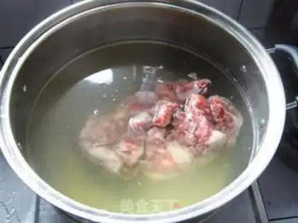 Make Tomato chop soup step 0