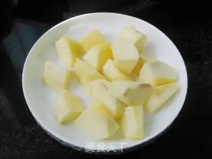 Make Apple almond fig soup step 1