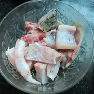 Make A melon with green pepper step 1