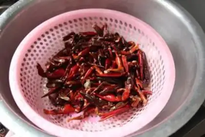 Make Spicy lobster step 1
