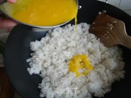 Make Gold and silver egg fried rice step 7