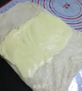 Make Red Bean Danish bread step 4