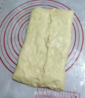 Make Red Bean Danish bread step 5