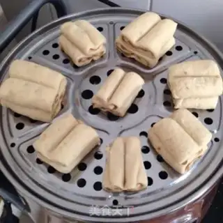 Make Sofa rolls step 6