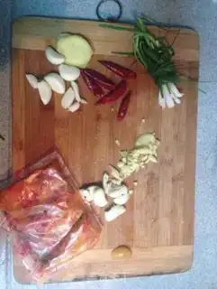 Make Spicy lobster step 0