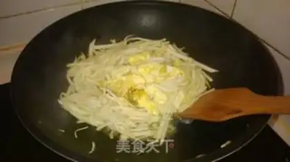 Make White fried eggs step 6