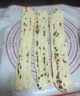 Make Red Bean Danish bread step 13