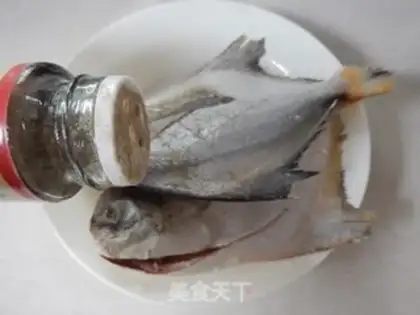 Make Fried mackerel step 3