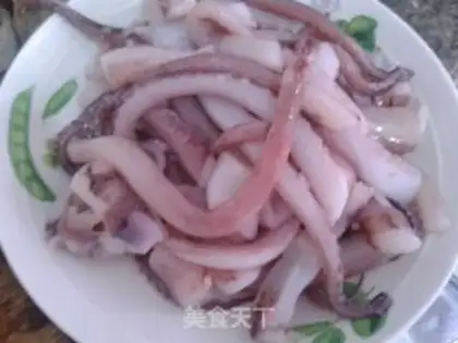 Make Spicy squid shrimp step 1