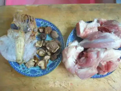 Make Carnival mushroom chop soup step 0