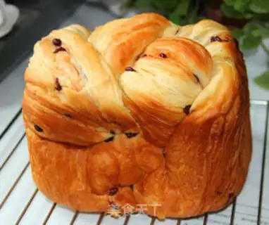 Make Red Bean Danish bread step 17