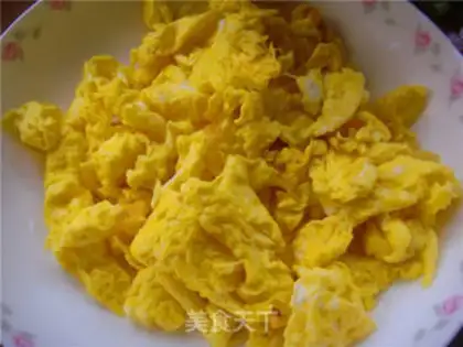 Make Tomato fried eggs step 5