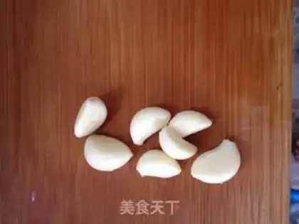 Make Garlic fan dishes step 1