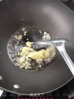 Make Garlic fan dishes step 3