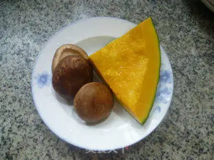 Make Pumpkin with mushrooms step 0