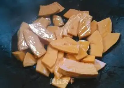 Make Old pumpkin soup step 1