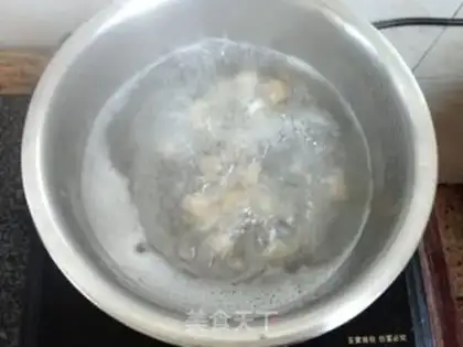 Make Scrambled melon soup step 2