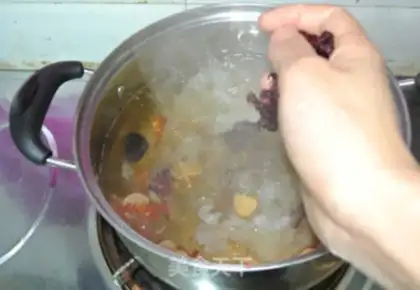 Make Red fruit soup step 3