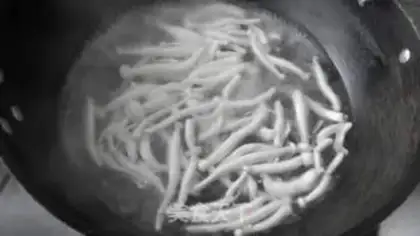 Make Seafood mushroom fried eggs step 0