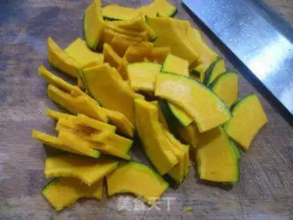 Make Pumpkin to fry Japanese pumpkins step 2