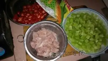 Make Pond melons, seafood soup step 1
