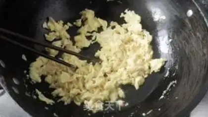 Make Seafood mushroom fried eggs step 3