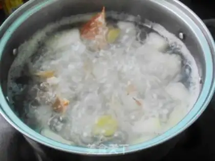 Make Pond melons, seafood soup step 4