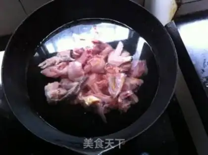 Make Red-tree chicken soup step 1