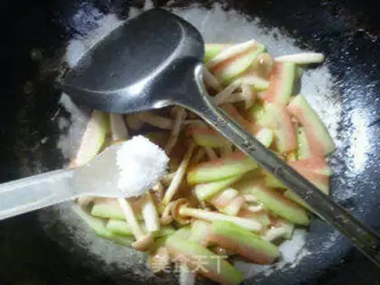 Make Crab-flavored watermelon step 6