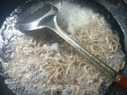 Make Plum-cracked barley noodles step 2