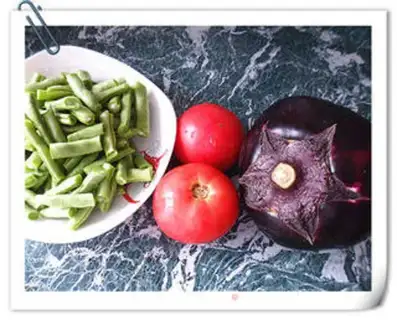 Make The sauce and the vegetables step 0