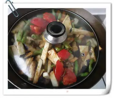 Make The sauce and the vegetables step 6