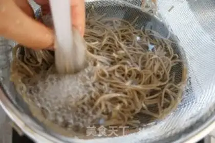Make Japanese barley noodles step 4