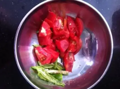 Make Tomato eggs for noodles step 0