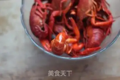 Make Spicy pan, lobster step 3