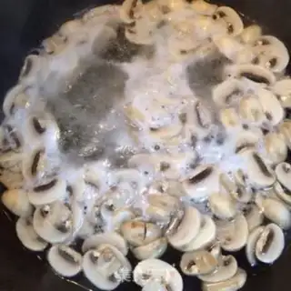 Make Frozen mushrooms step 1