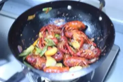 Make Spicy pan, lobster step 7