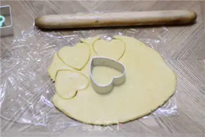 Make Cracker, jam, cookies step 5