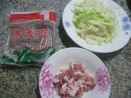 Make Five bouquets of cabbage and pasta step 0
