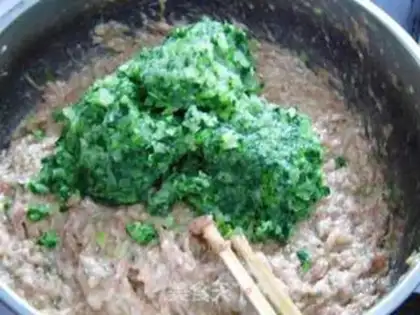 Make Celery pork dumplings step 3