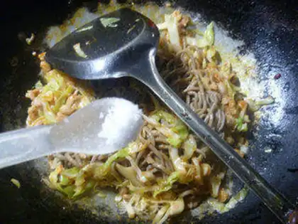 Make Five bouquets of cabbage and pasta step 10