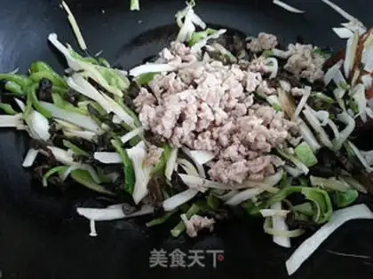 Make Family makes fish fragrance step 10