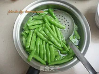 Make Four seasons of bean beef step 1