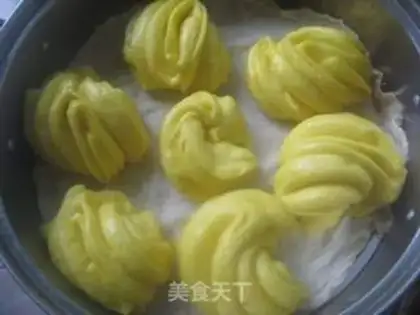 Make Gold onion rolls step 10