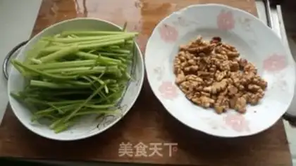 Make Celery walnuts step 0