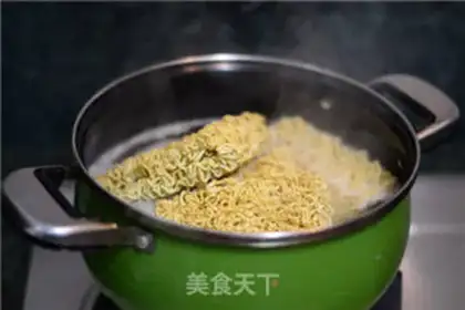 Make CRAB COLESLAW Q-Q-Q-Q-E step 1