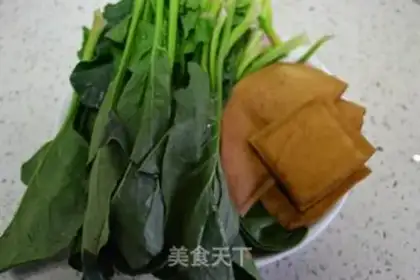 Make Scrambled spinach step 0